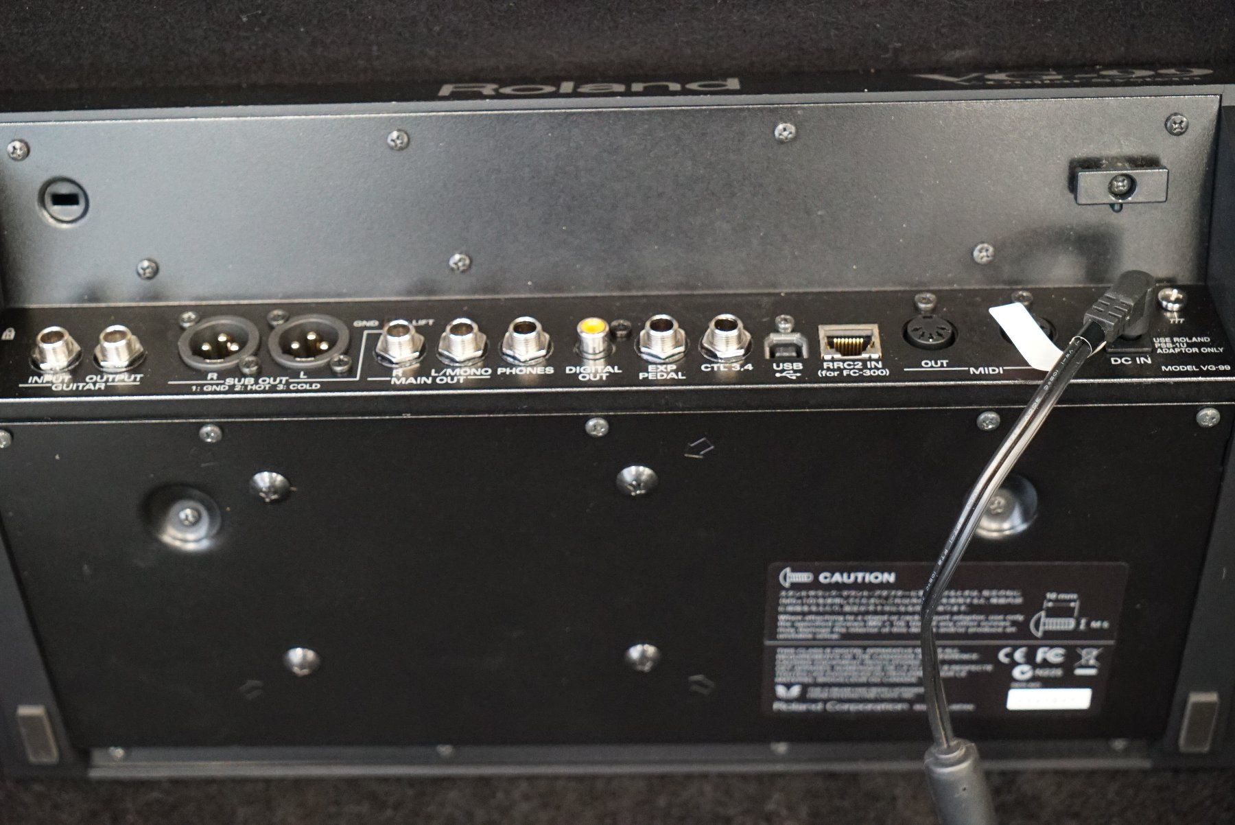 Roland Strumenti musicali: Roland VG-99 V-Guitar System Synthesizer GK3 – Usato da Ortschwaben venduto da Musictrade 9