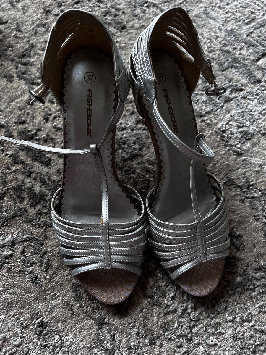 Scarpe da donna: Schicke tabzschuhe flubber Stil – Nuovo (secondo la descrizione) da Zurich venduto da kat_dcy5