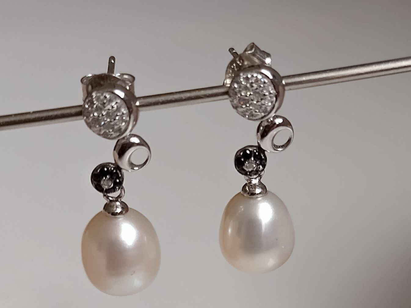 Orecchini pendenti & Orecchini a lobo: OHRRINGE IN SILBER 925 MIT PERLE – Usato da Romanshorn venduto da Glitzer-Paradies