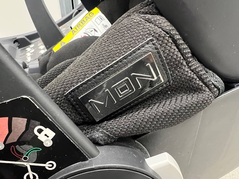 Seggiolini per auto: Babyschale und 2x Isofix Station – Usato da Zürich venduto da jen_twn6 2