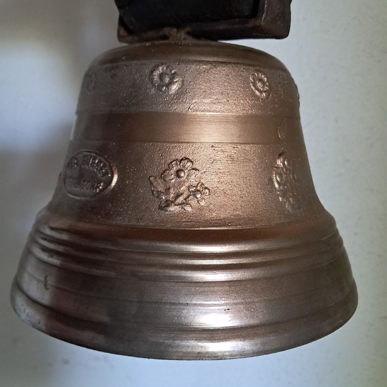 Glocken & Treicheln: ALTE  ALBERT GUSSET GLOCKE  – Gebraucht aus Murten von SHETHOF 2