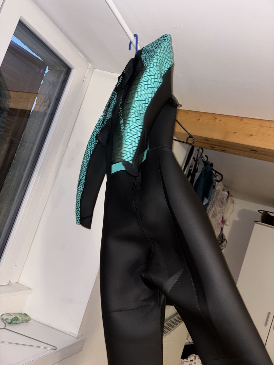 Decathlon Combinaisons de plongée: Combinaison de natation en eau libre taille 44  – Neuf (Voir description) à Alle par aure-line 5