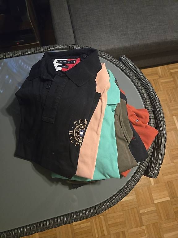 Magliette Polo: Poloshirts von Tommy Hilfiger – Usato da Kriens venduto da Ragnarson96