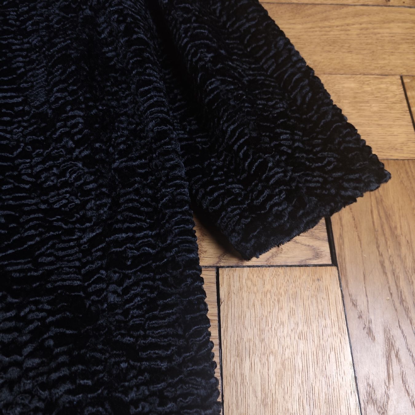 Alexander Mcqueen Mäntel: ALEXANDER MCQUEEN Mantel Kunstfell schwarz IT38 – Gebraucht aus Schaffhausen von clxud 4