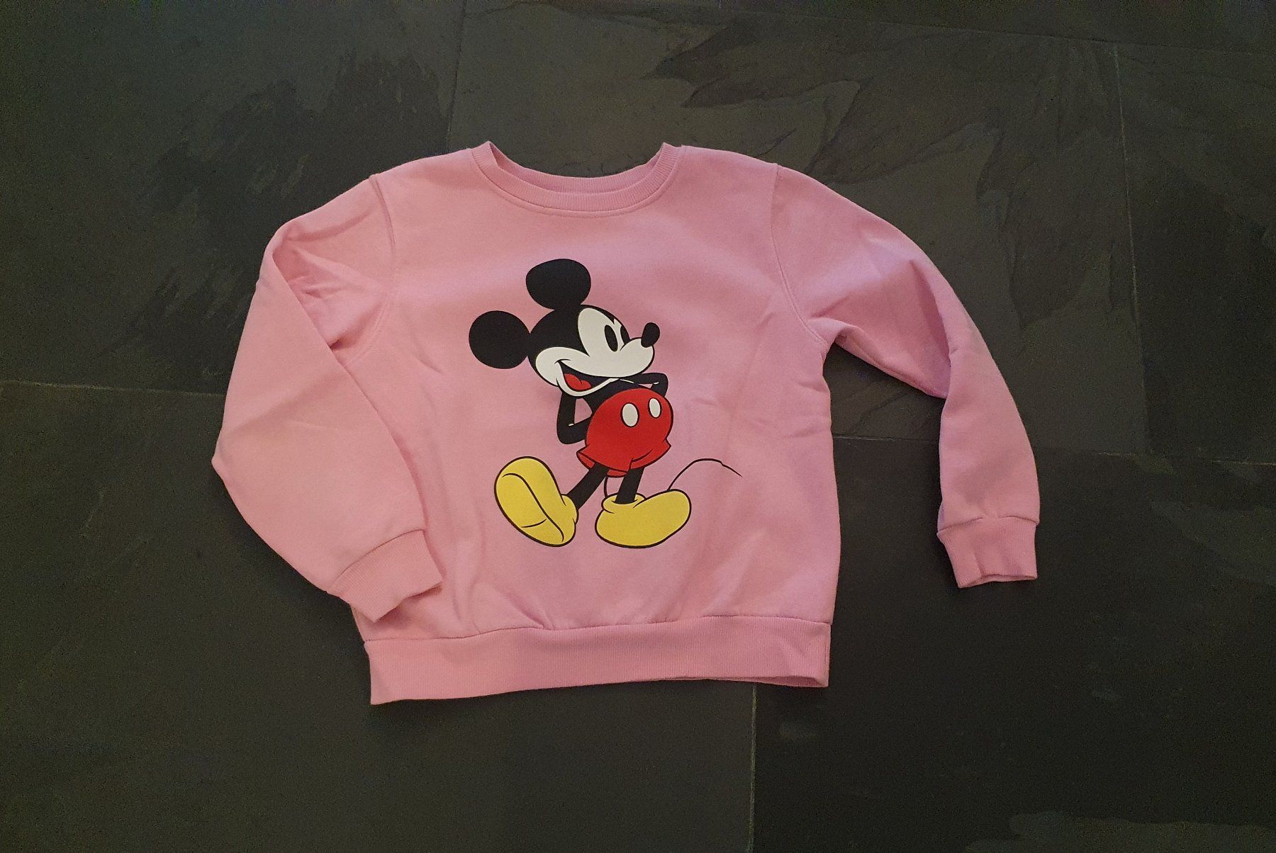 H&M Maglioni & Felpe: ++ Micky Maus Pullover ++ Gr. 122 / 128 ++ in rosa ++ – Usato da Chur venduto da aladin_04