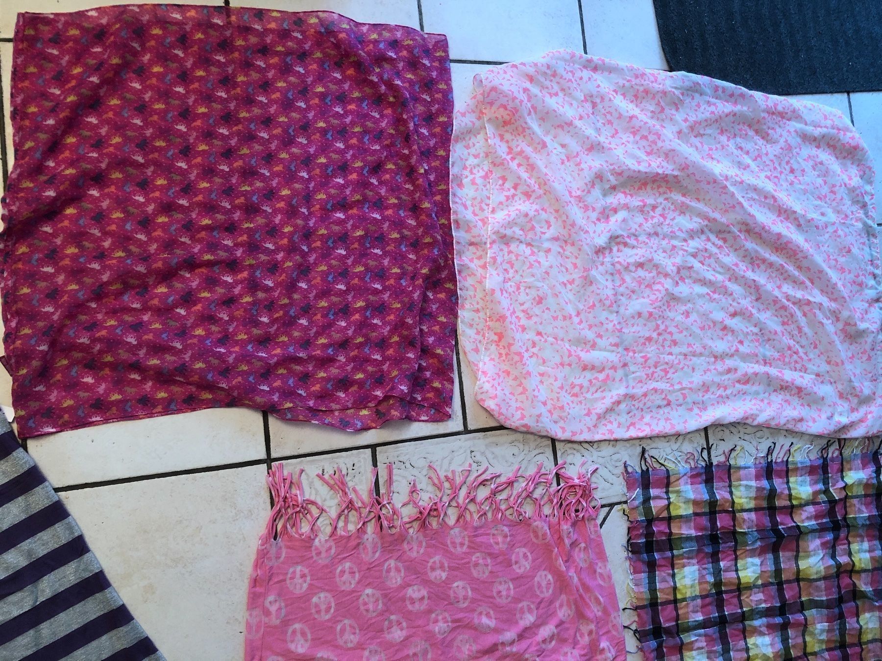 Altro abbigliamento per bambina: 6 Loops/Schal – Usato da Obergerlafingen venduto da cabo4 2