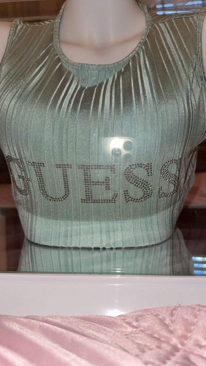 Guess Top: Guess Top mit Strass Grösse – Nuovo e nell'imballaggio originale da Buchs AG venduto da era_5wsj