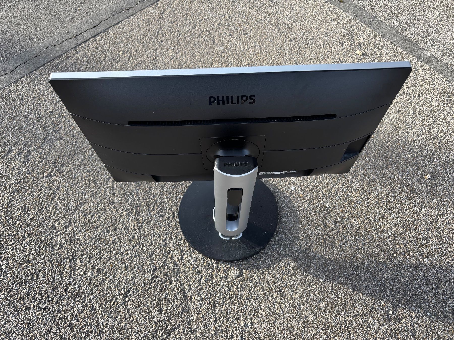 Philips Monitore: Philips 24" Bildschirm, DVI, HDMI, VGA, Silber, 2016 – Gebraucht aus Weissbad von Studently 1