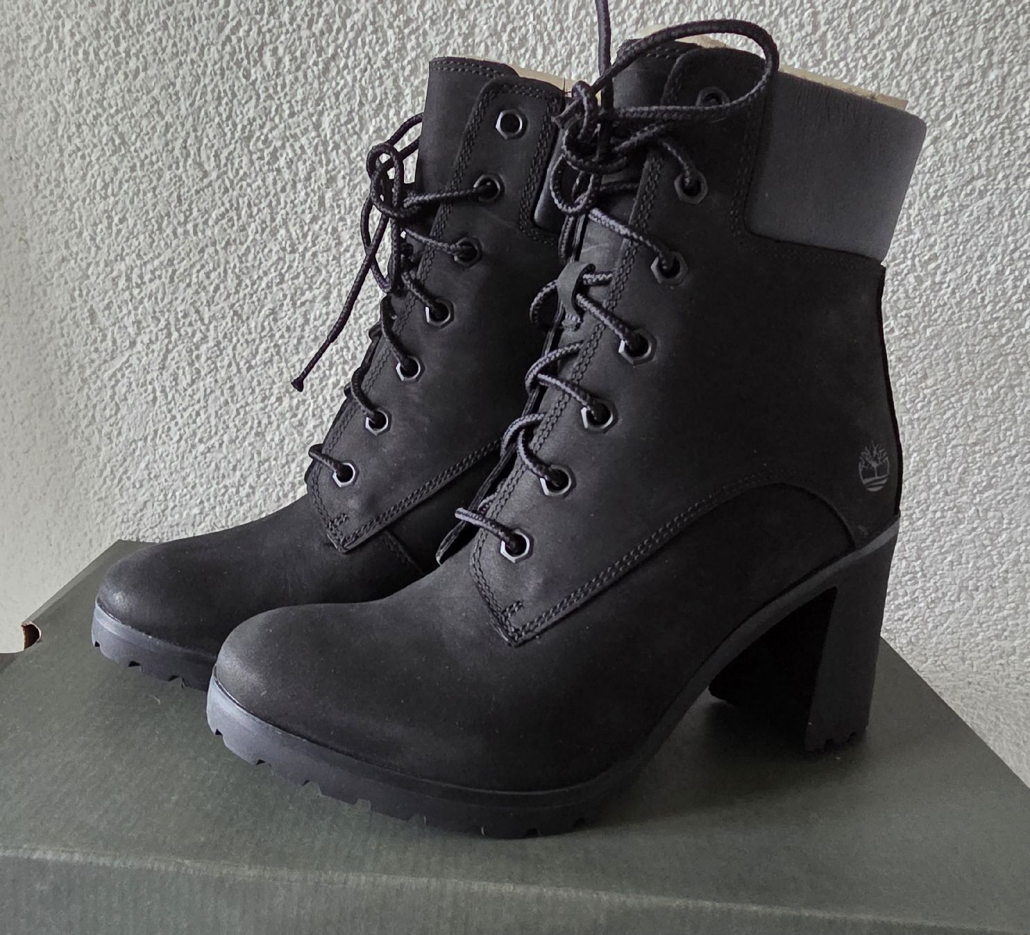 Timberland Scarpe da donna: Timberland Boots Schwarz – Nuovo e nell'imballaggio originale da Zürich venduto da die_eine