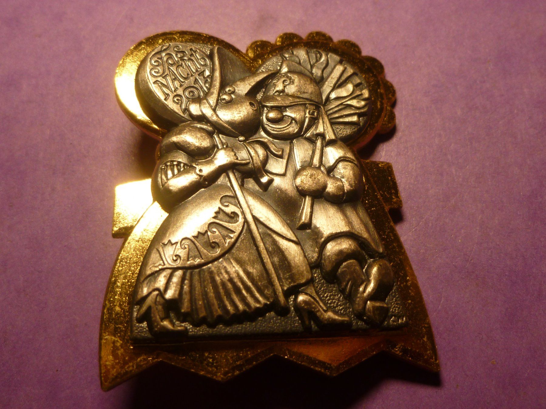 Placchette & Badge: BASEL 2013 GOLD – Usato da Ried (Muotathal) venduto da Mandarin02