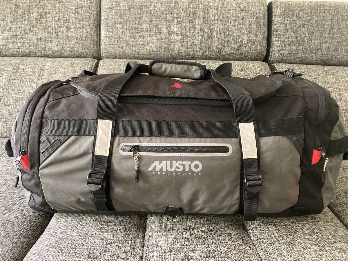Musto Taschen: MUSTO Performance Crew Segeltasche 65 l Dufflebag – Gebraucht aus Zürich von Lichtermeer 2