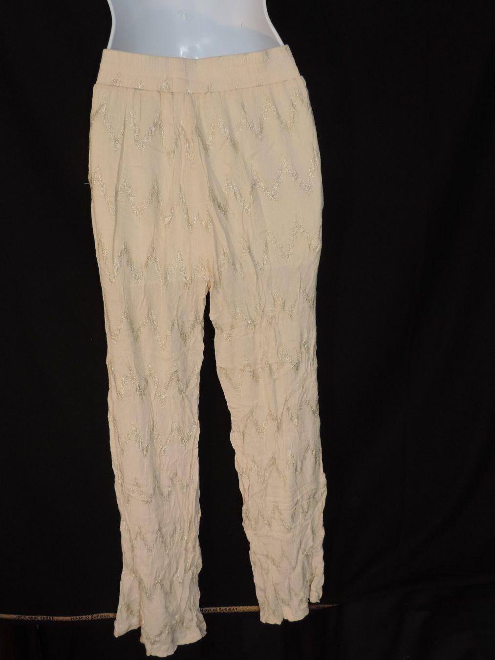 Pantaloni: pantalon souple beige doré – Usato da Genève venduto da Axelle333 9