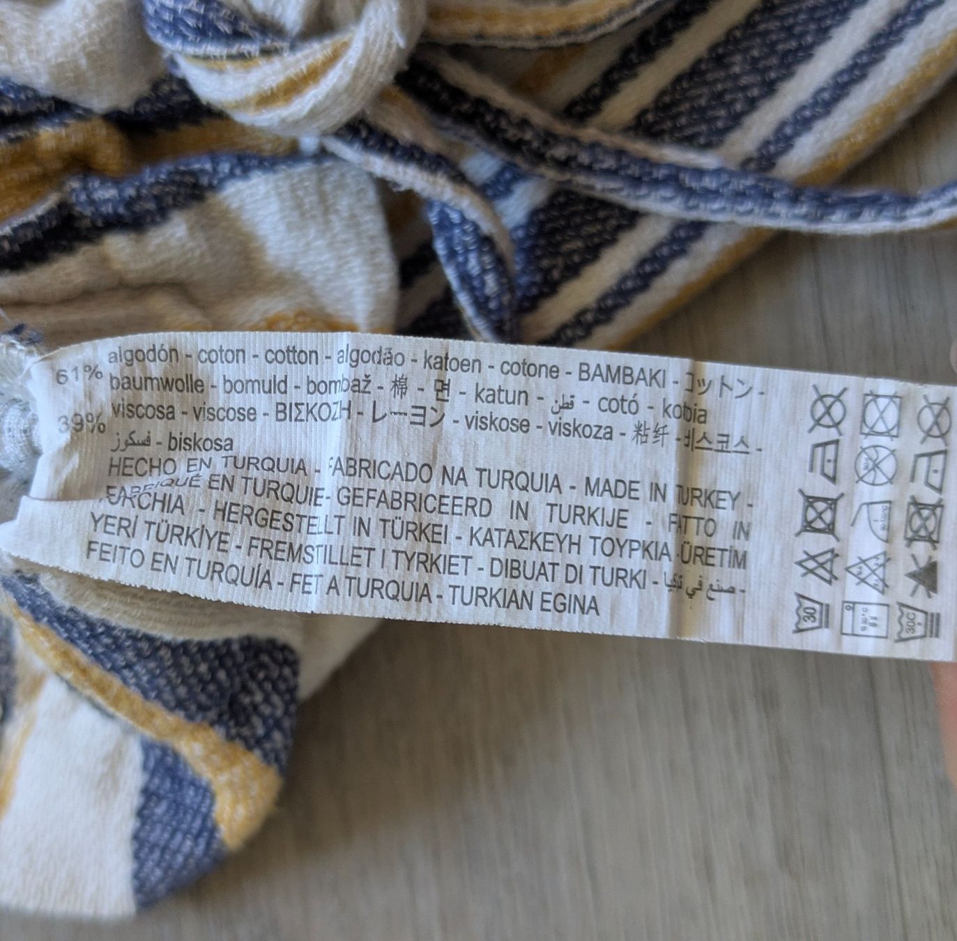 Bershka Pantaloni: Short rayé Bershka XS/S – Usato da Orsieres venduto da IndianaJones50a 3
