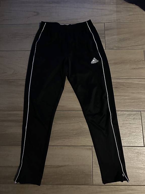 Pantaloni: Adidas Herren Trainerhose Gr. M – Usato da Willisau venduto da Geissbock11