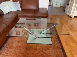 Exklusiver Design Couchtisch aus Glas  drehbar (84-130 cm)