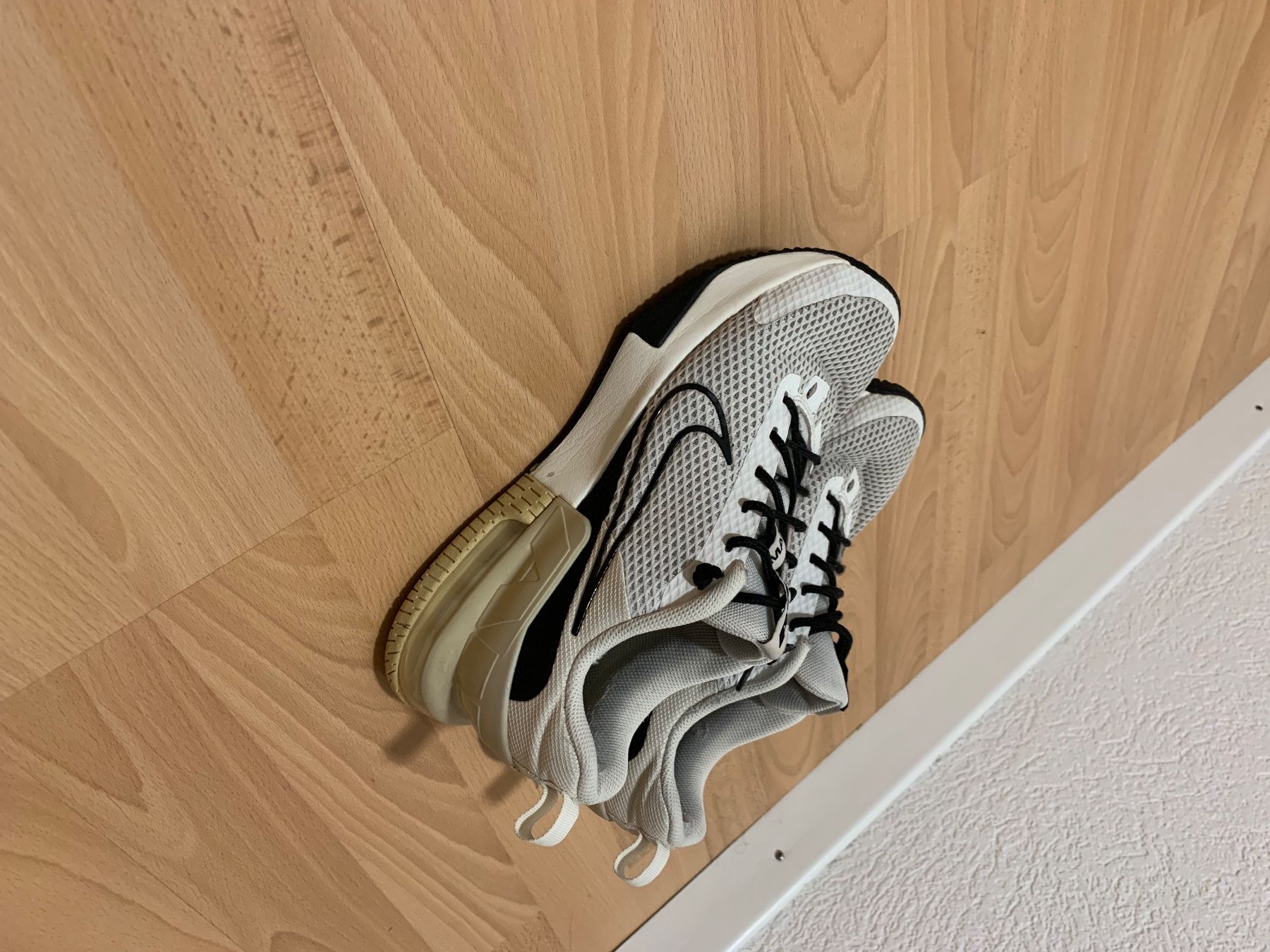 Scarpe per ragazzi: Hi – Usato da Courtételle venduto da md1_xt9d