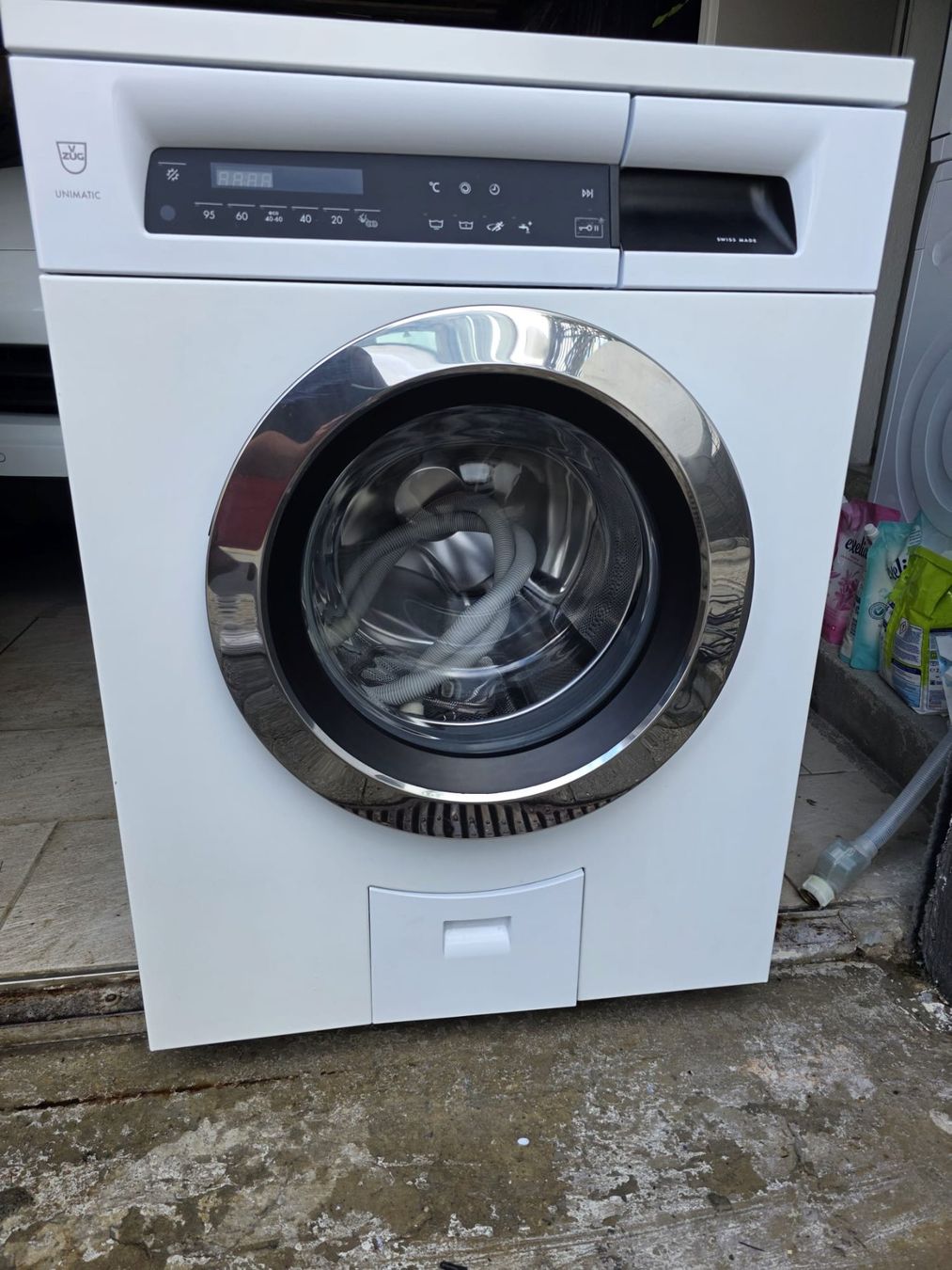 V-Zug Lavatrici: V-ZUG UnimaticWash V2000 – Usato da Wohlen AG venduto da file5946