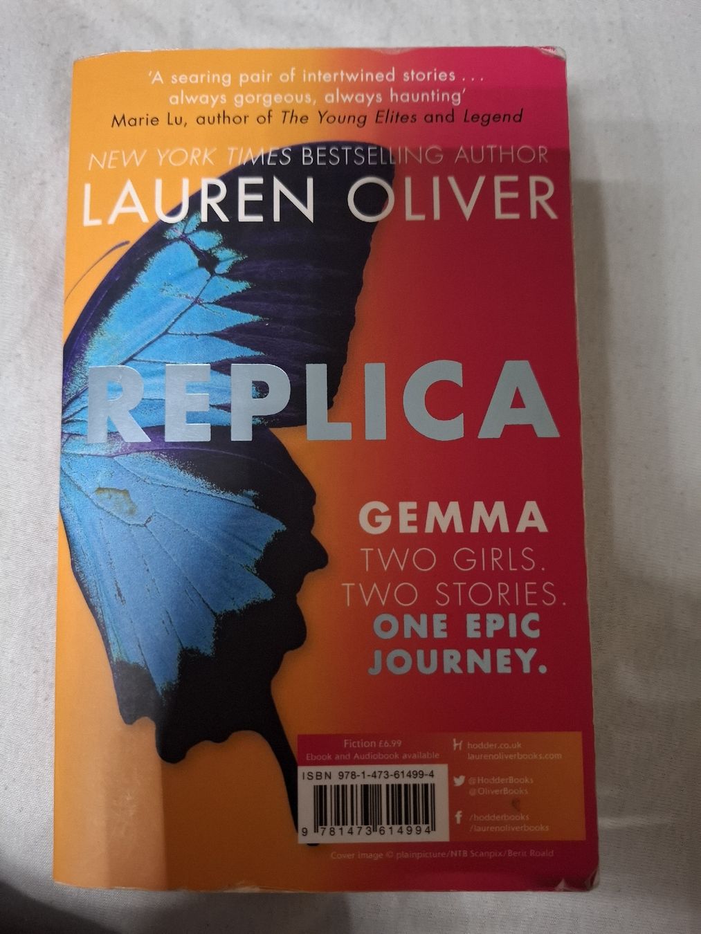 Libri: Replica. Lauren Oliver. Englisch. – Usato da Urtenen-Schönbühl venduto da nerdgirl 1