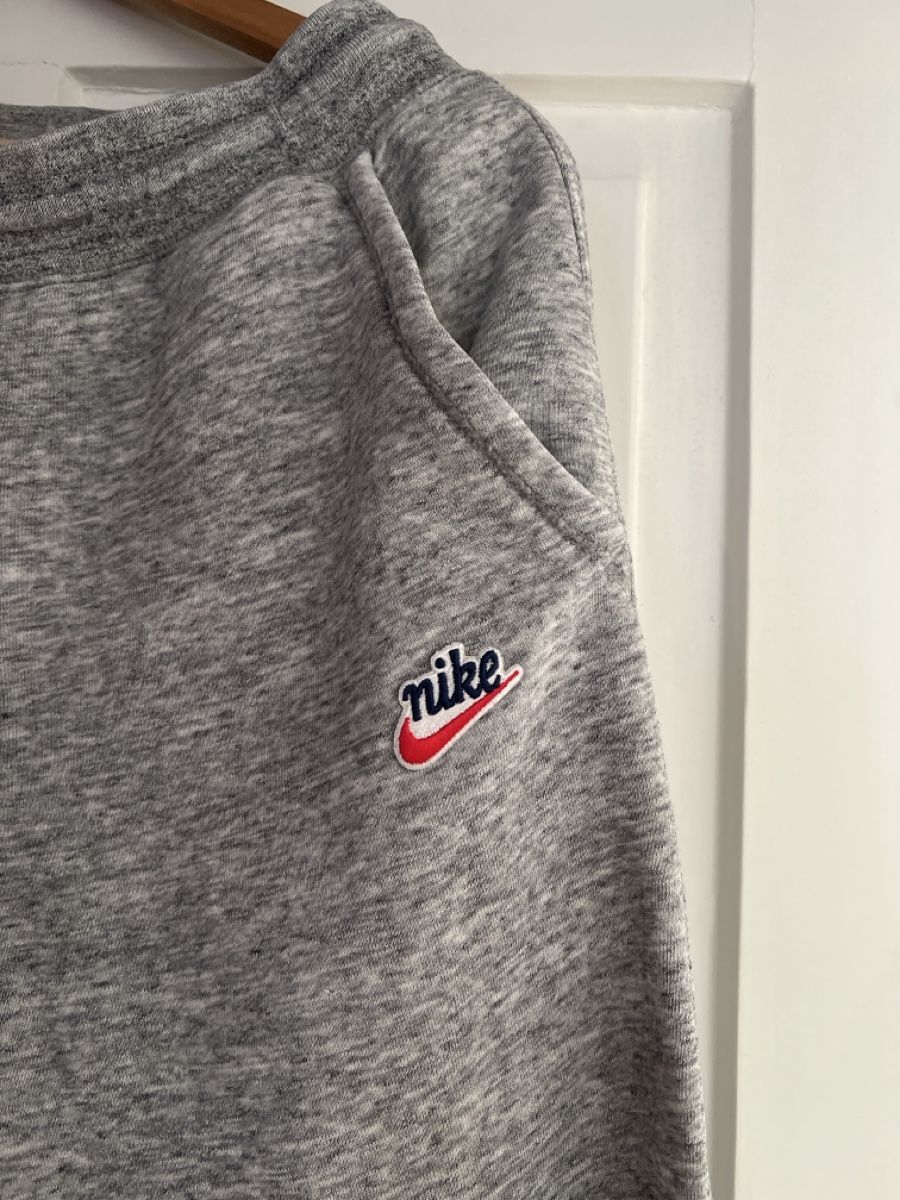 Nike Pantalons: Nike Jogginghose  – D'occasion à Biel/Bienne par Sev.mart 1