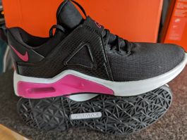 Nike AIR MAX Bella TR 5, Grösse 38.5