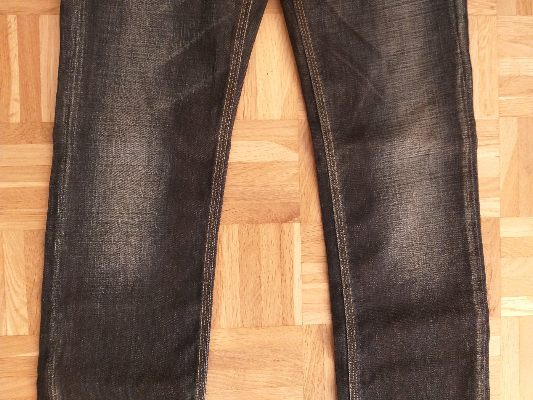 G-Star Jeans: G-STAR RAW Jeans STUDS STRAIGHT WMN taille / Grosse W28 – Gebraucht aus Cossonay-ville von Super-Price-Quality 2