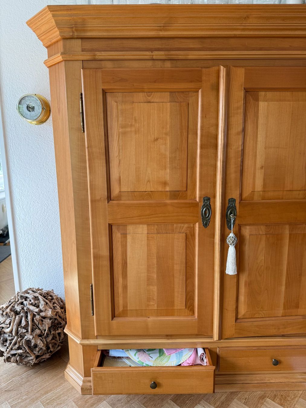 Schränke: Antiker Schrank – Gebraucht aus Köniz von Evafelchlin 2
