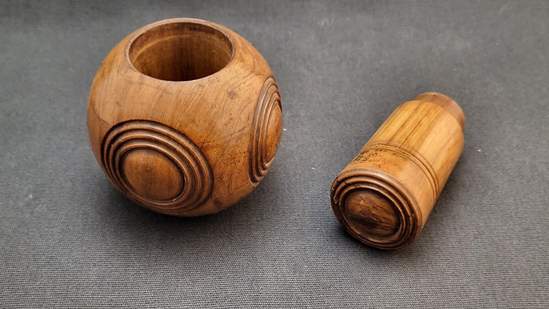 Statuette: Antiker Treen Puzzle Ball SCHNUPFTABAK-BEHÄLTER – Usato da Basel venduto da spinne02 3