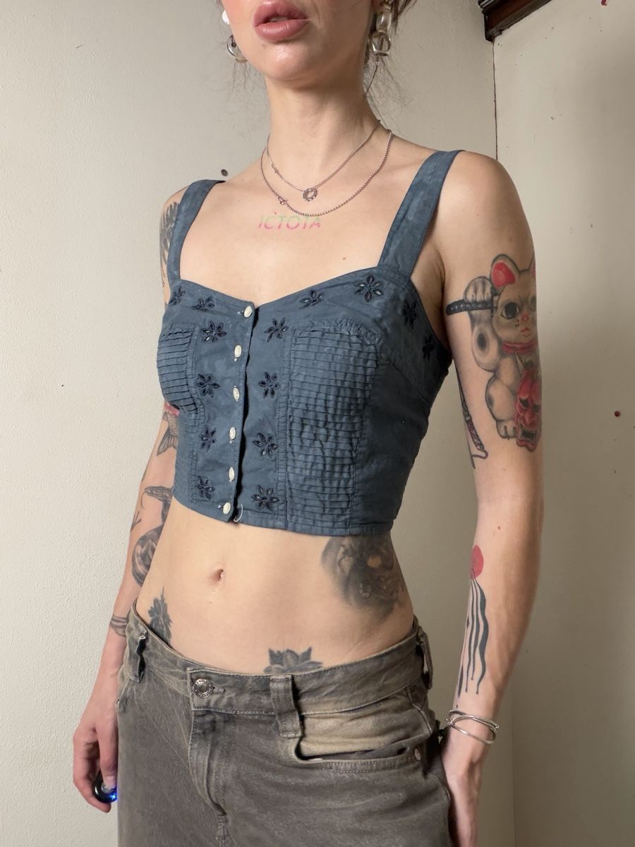 Tops: blue embroidered crop top size S – D'occasion à Knonau par Grapesvintage 3