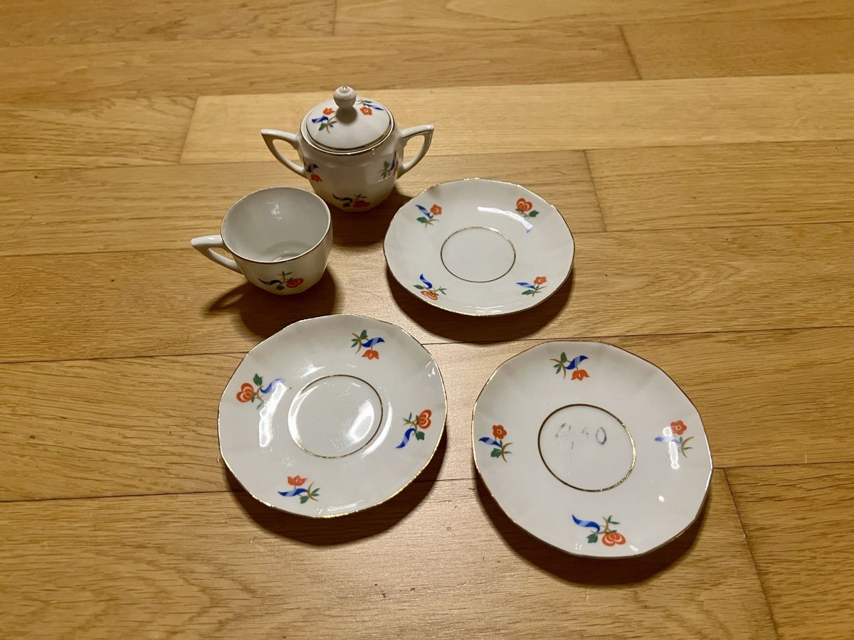Set di piatti: Porzellan-Geschirr, Kaffee-Set – Usato da Emmenbrücke venduto da miru01 1