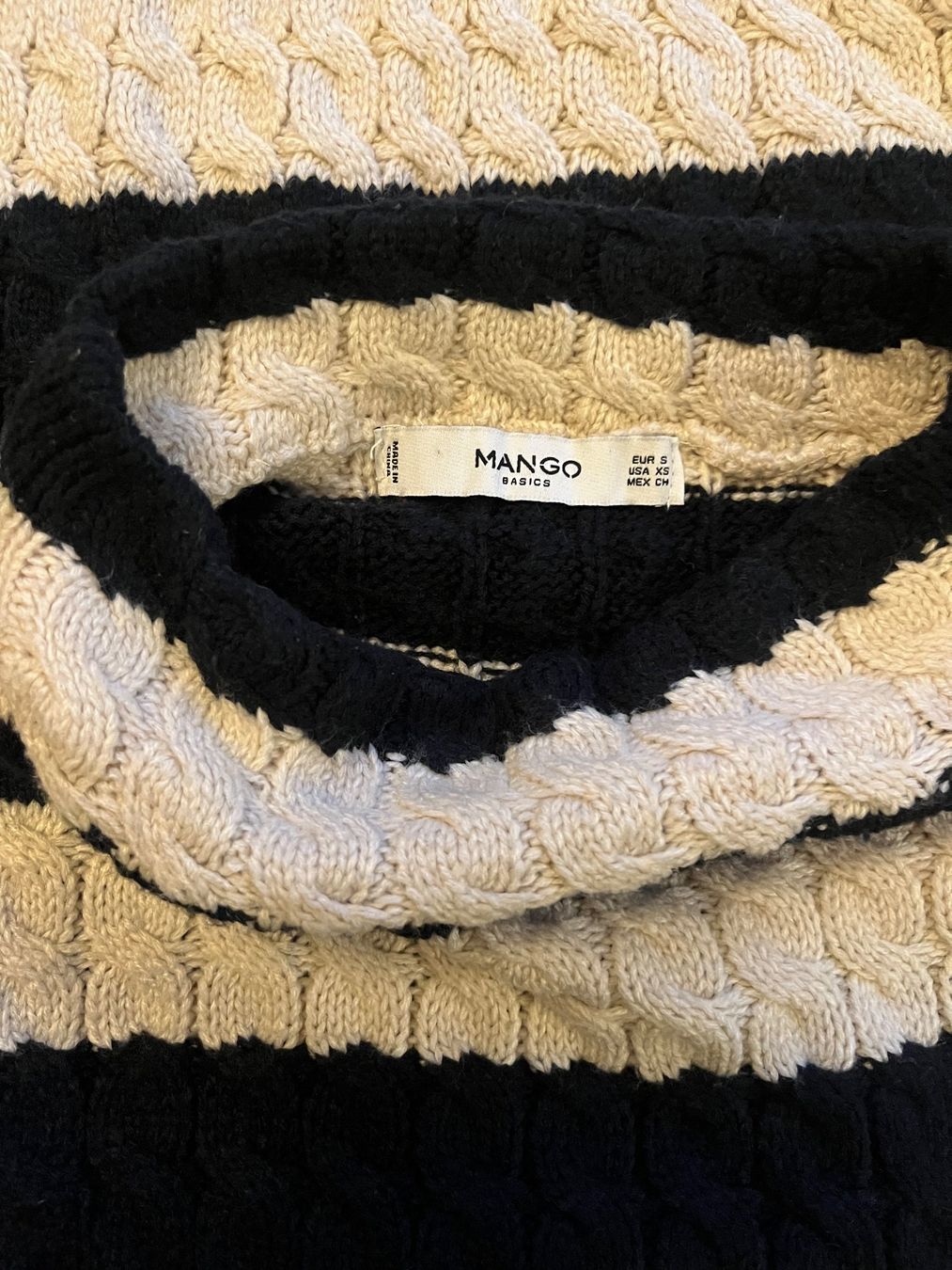Mango Pullover & Sweatshirts: Strickpullover Schwarz-Weiss Mango S – Gebraucht aus Gümligen von blackberrys 2