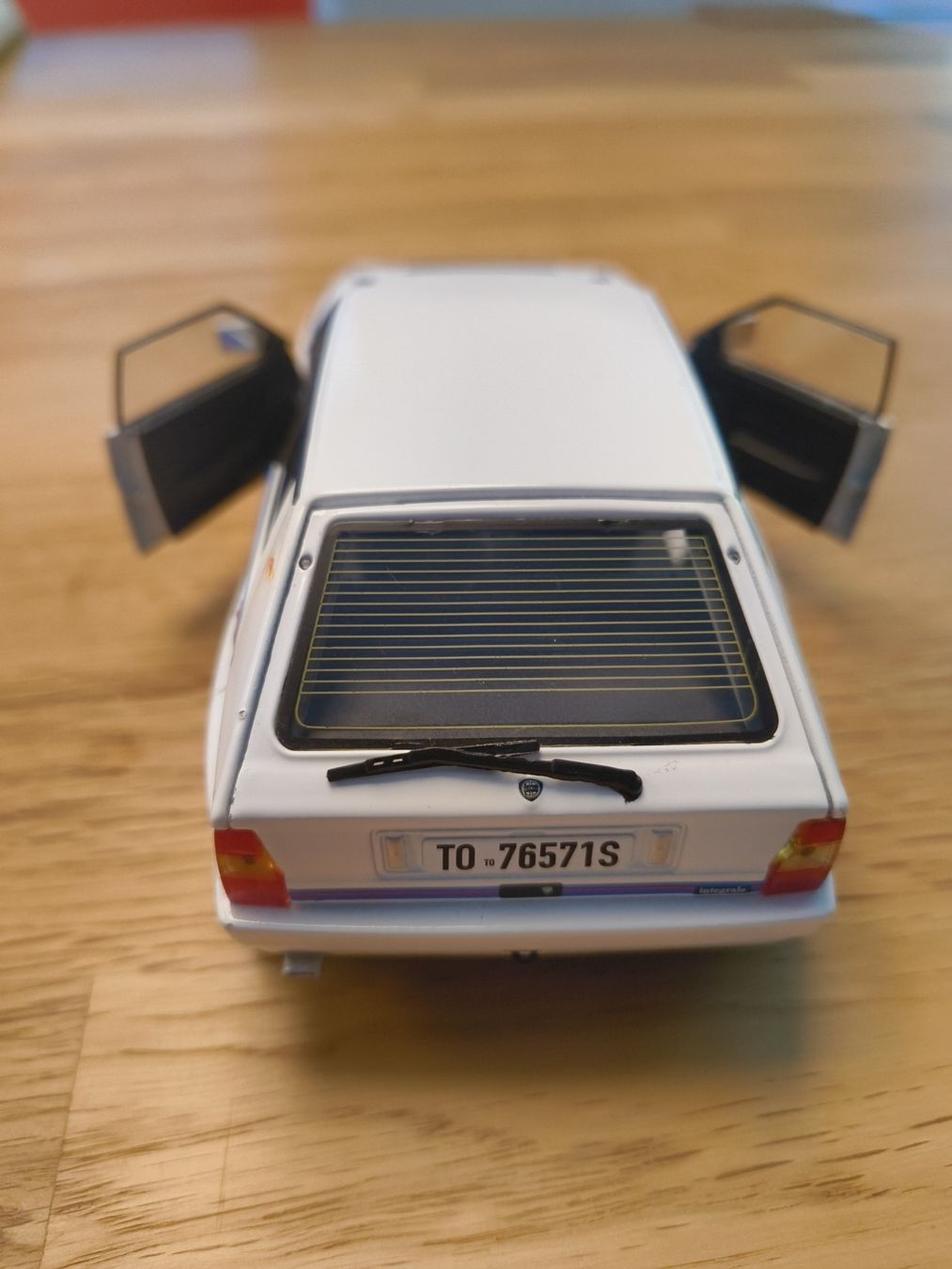 Bburago Modellini d'auto: Bburago Lancia Delta S4 Martini 1:24 – Usato da Cugnasco venduto da Rrumpf 5