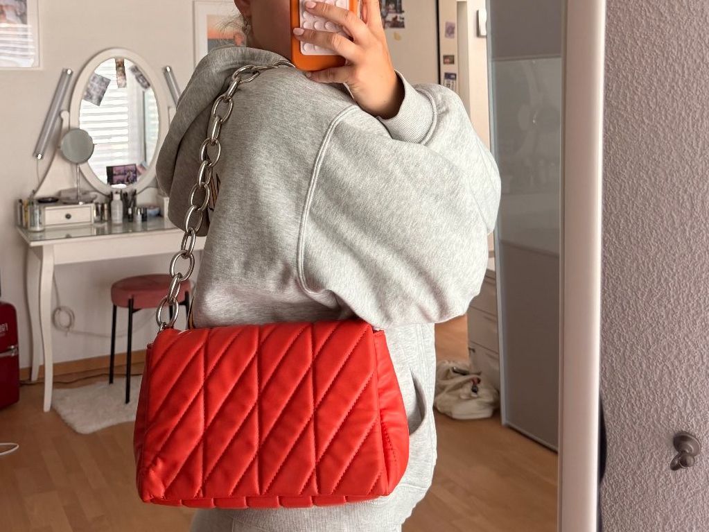 Borse da donna: Orange Schultertasche – Usato da Wangen ZH venduto da sha_5flw