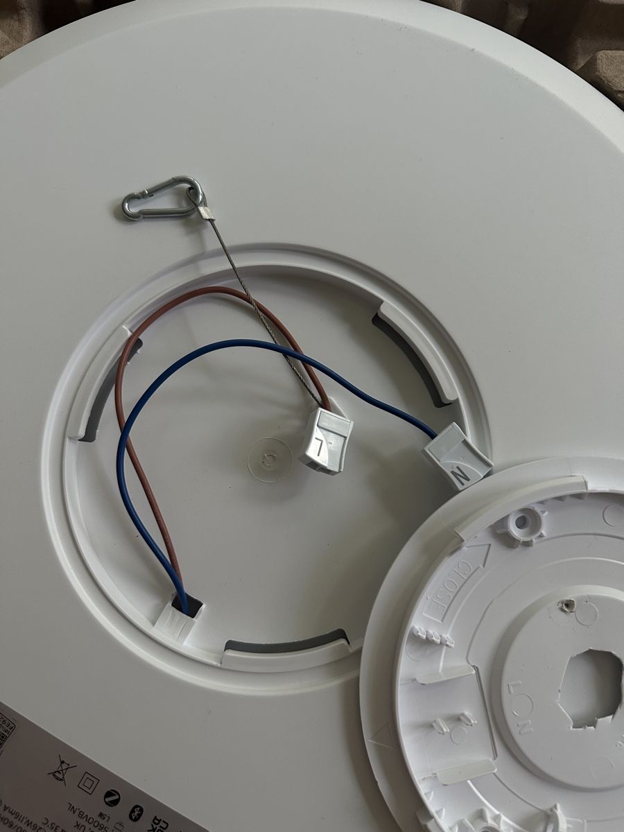Philips Lustres & lampes de plafonds: Philips Hue Devote Deckenlampe – Neuf (Voir description) à Wetzikon ZH par jennixrk 2