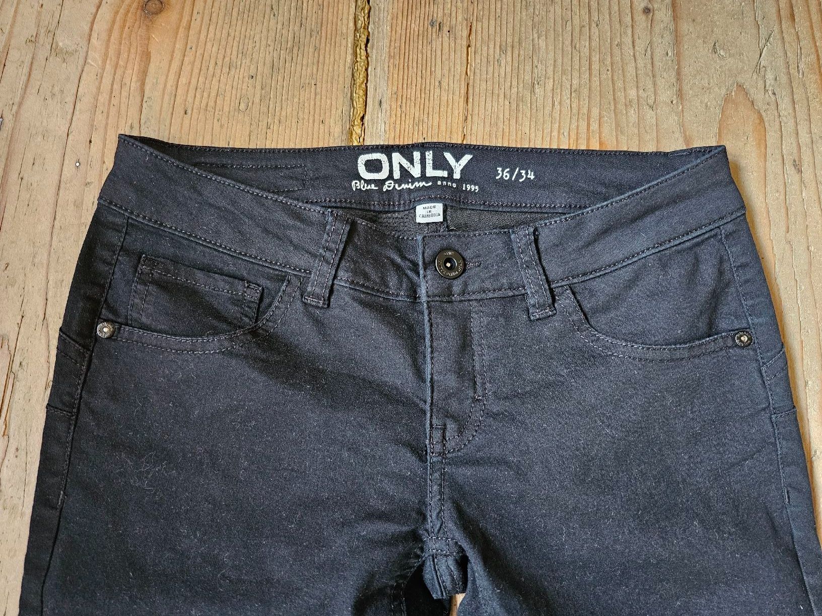 Only Jeans: Only Jeans schwarz Grösse 36, Länge 34 – Usato da Wald ZH venduto da Grappe 1