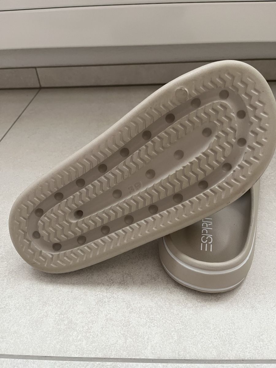 Esprit Scarpe da donna: Bade-Schlappe: Esprit Latschen - Sommer-Schuhe, Gr. 39 – Nuovo (secondo la descrizione) da Schneisingen venduto da dor_r2bx 3
