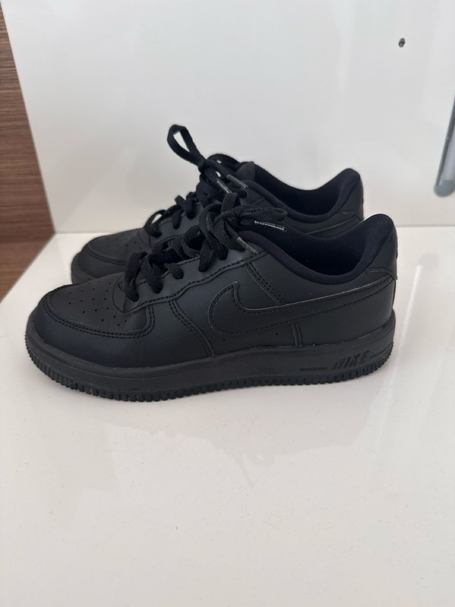 Nike Scarpe da uomo: Nike Air Force 1 Noir - Taille 34 – Usato da Vaux-sur-Morges venduto da GothamCity 1