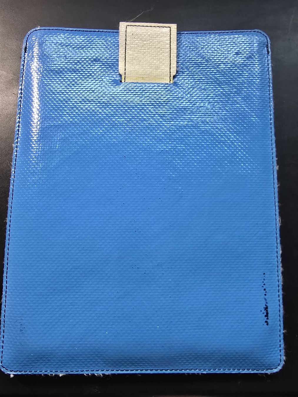 Freitag Covers & Taschen: FREITAG Tablet Sleeve – Gebraucht aus Zürich von Fash1on 1