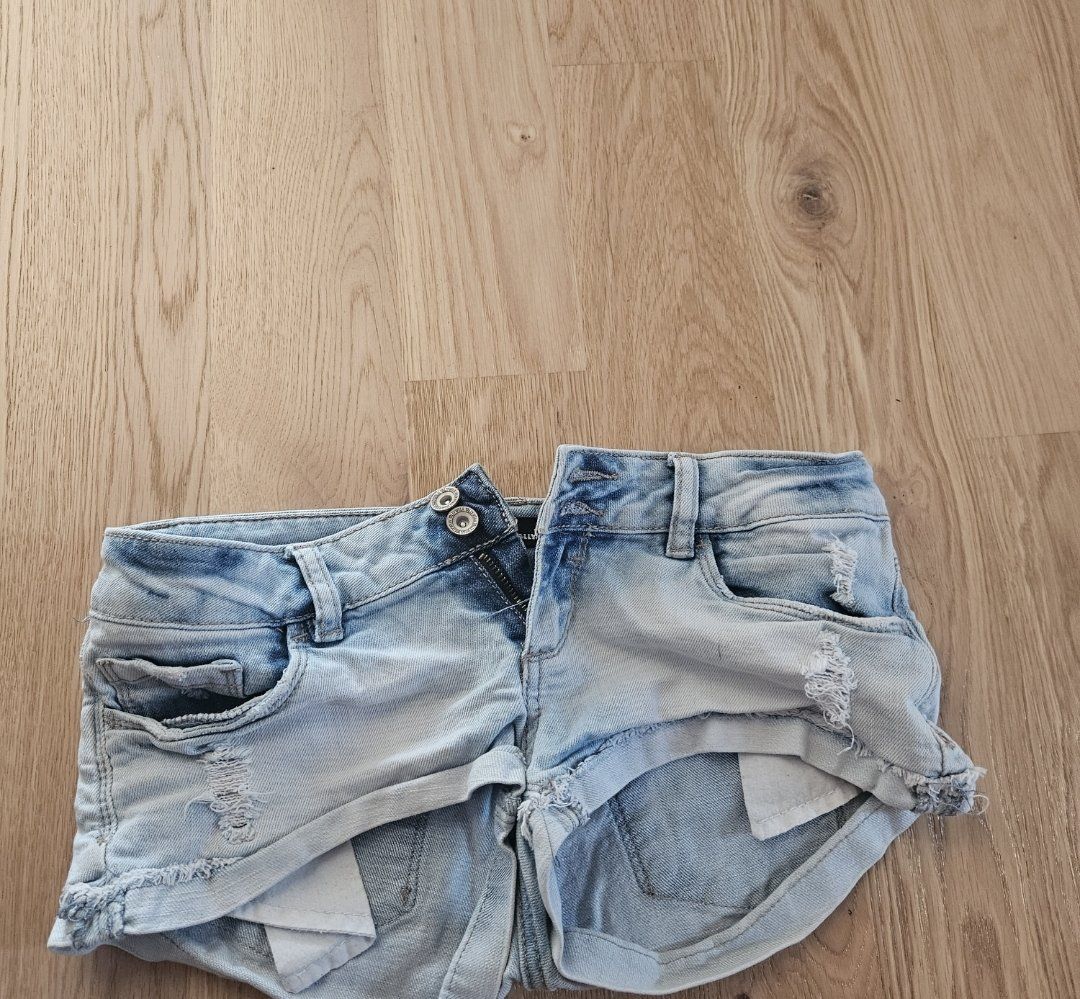 Jeans: Jeans Hot Pants – D'occasion à Suhr par jes_rtc9
