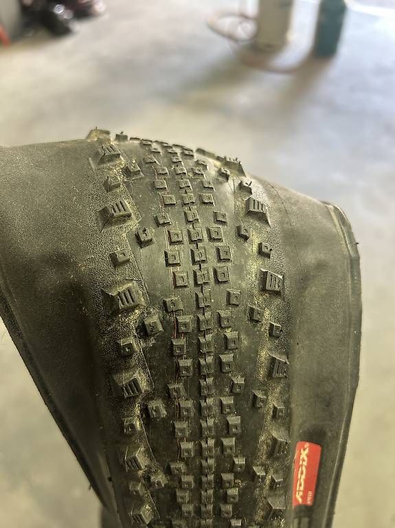 Pneus & Roues: MTB Reifen  – D'occasion à Chur par Peru 2