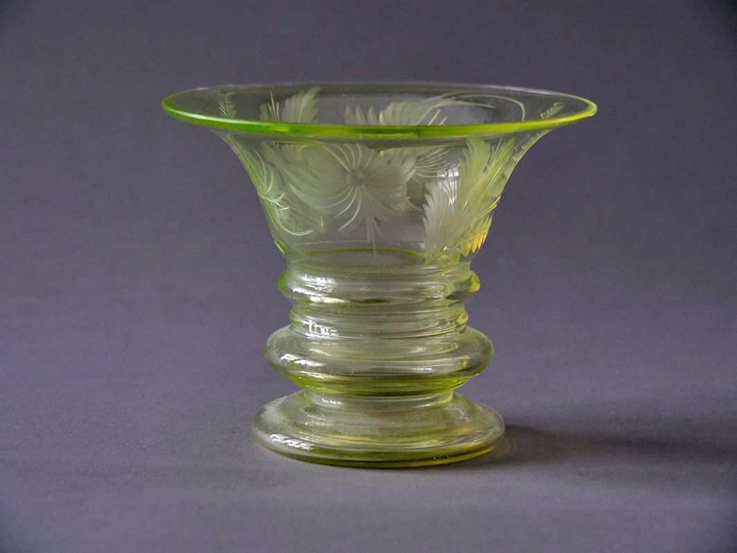 Vasi & Recipienti: Uran-Glas Vase – Usato da Basel venduto da herr_majesty