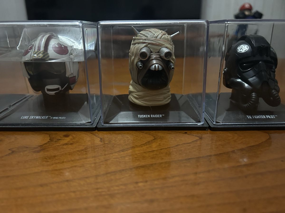 Star Wars Figurines: Star Wars Helm Figur Sammlung – Neuf (Voir description) à Obergösgen par mad_56fp 2
