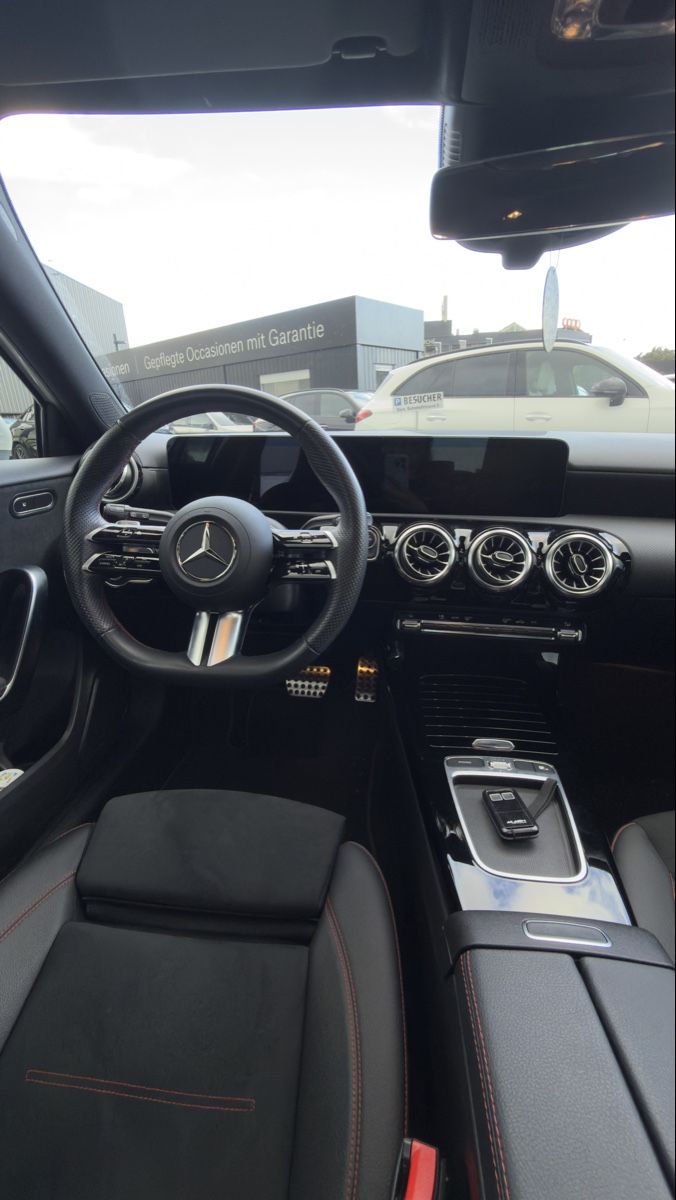 Mercedes-Benz Automobili: Mercedes-Benz A180 AMG Line Advanced Plus – Usato da Dietlikon venduto da Eya_Gh16 4