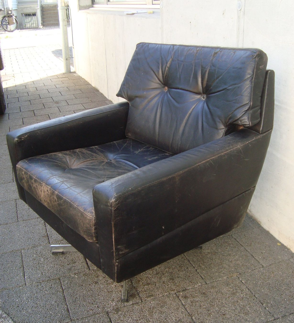 Poltrone: Design Leder Sessel, drehbar – Usato da Oberdorf NW venduto da Lufao 2