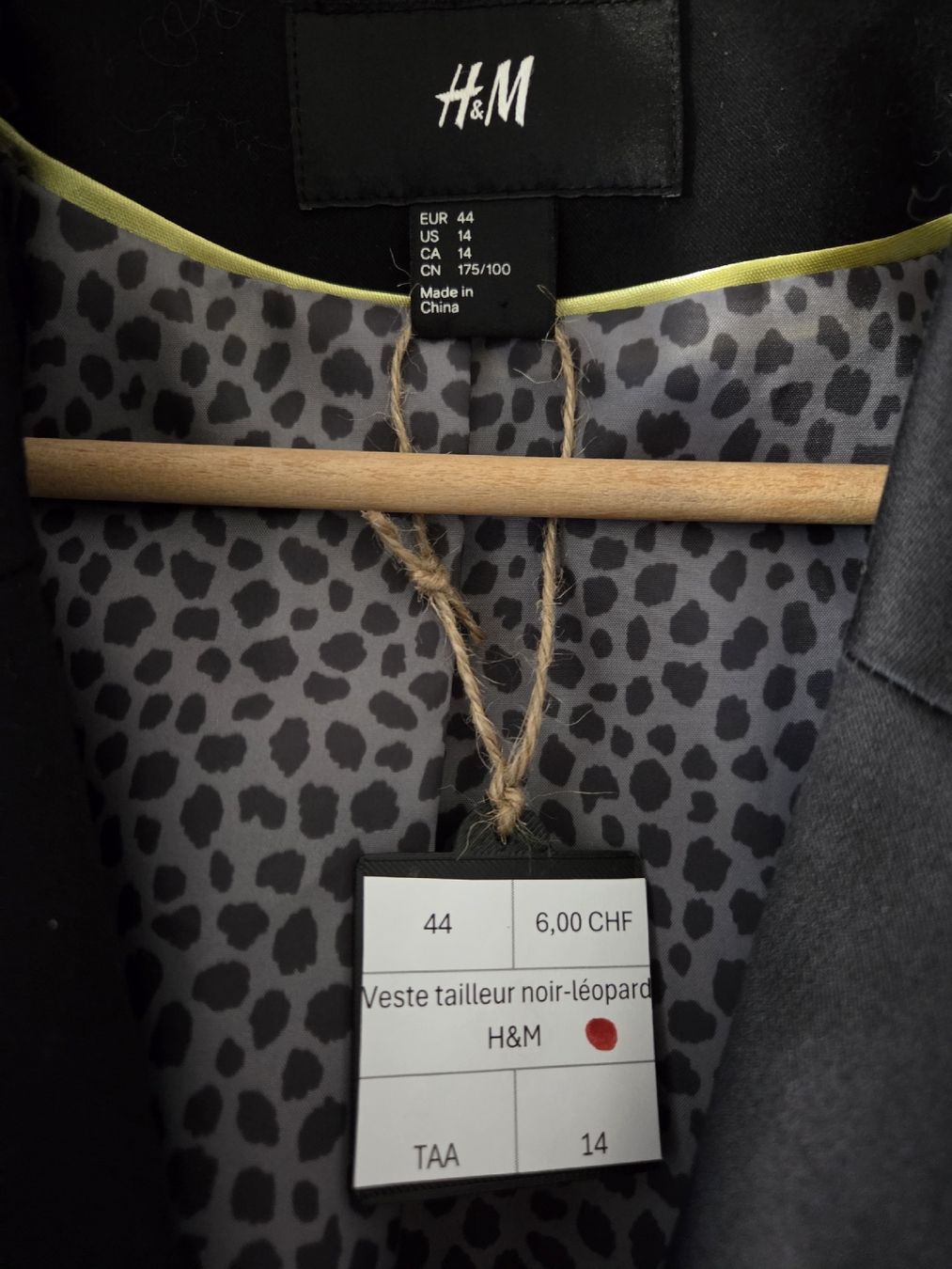 H&M Jacken: Blazer noir léopard H&M 44 – Gebraucht aus Cortaillod von tiz_7rqz 2