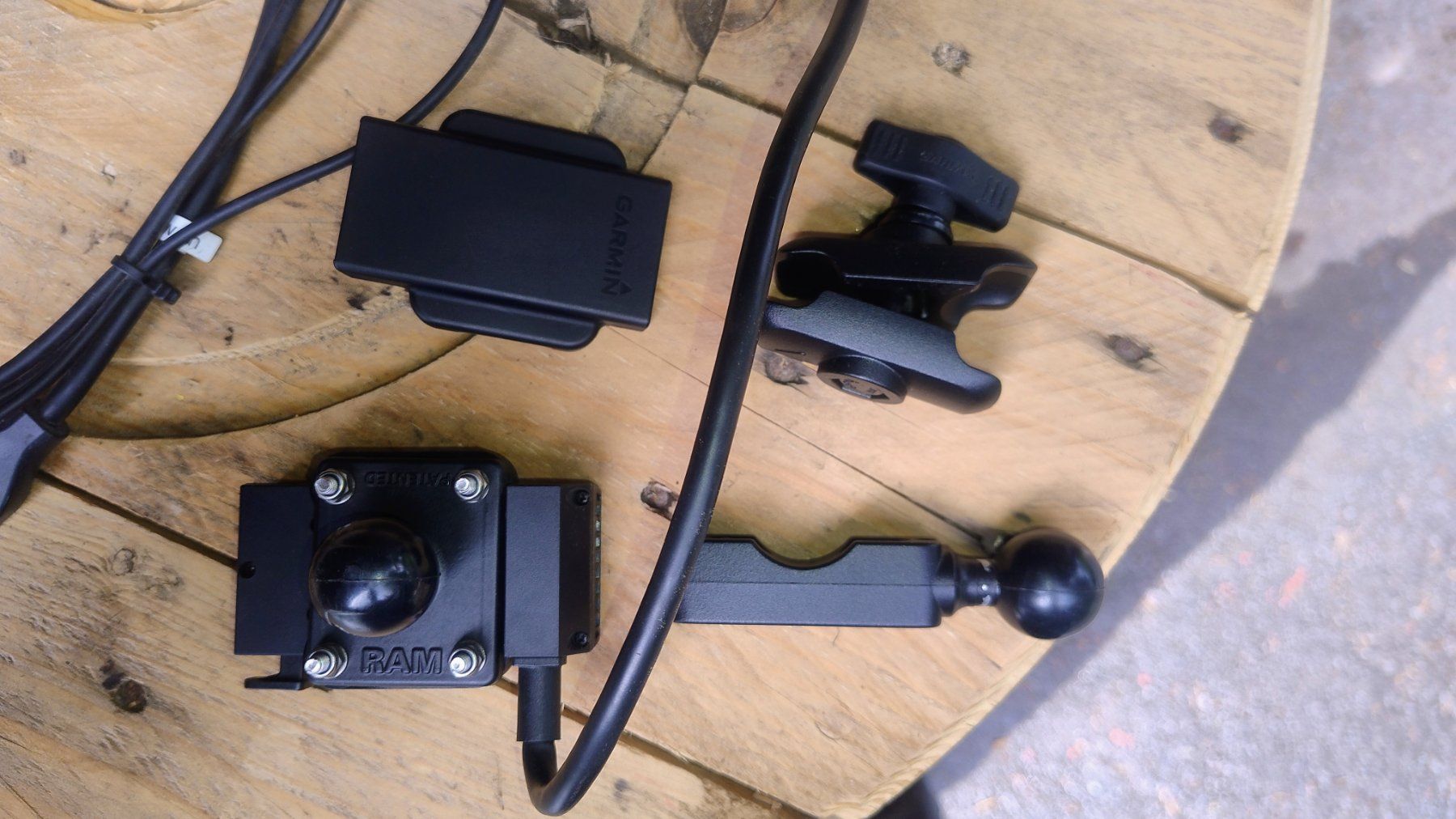 Garmin Supporti a parete: Garmin Zümo Motorradhalterung – Usato da Pfäfers venduto da Tech2 2