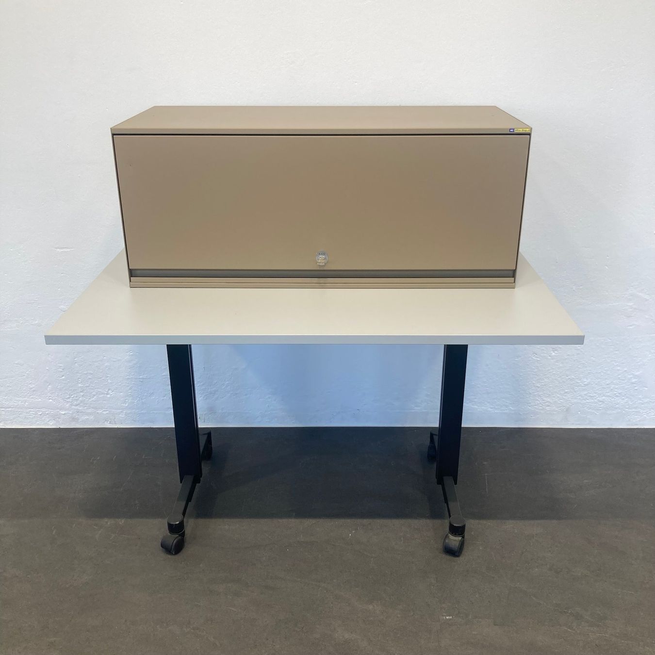 Lista Armadi: Lista Office LO Locker Modul Graubeige mit Schlüssel – Usato da Schönenwerd venduto da mcofficeshop