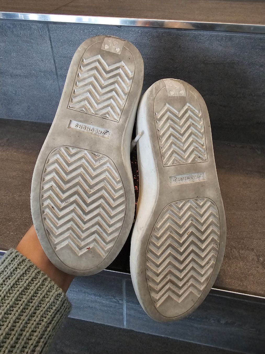 Skechers Scarpe per ragazze: coole Skechers Glitzer in 29 – Usato da Buch am Irchel venduto da Potzblitz2 3
