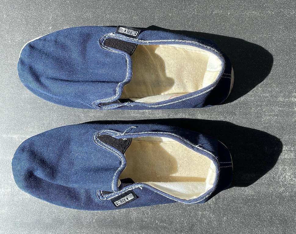 Scarpe per ragazzi: Sommerschuhe, Espadrilles, Slipper von Ethletic in Gr. 34 – Usato da Zürich venduto da Chratzomat