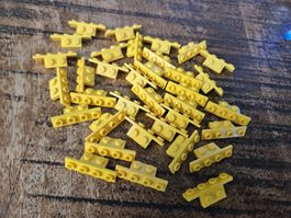 lego 2436 lot de 35 pièces Yellow Bracket 1 x 2 - 1 x 4