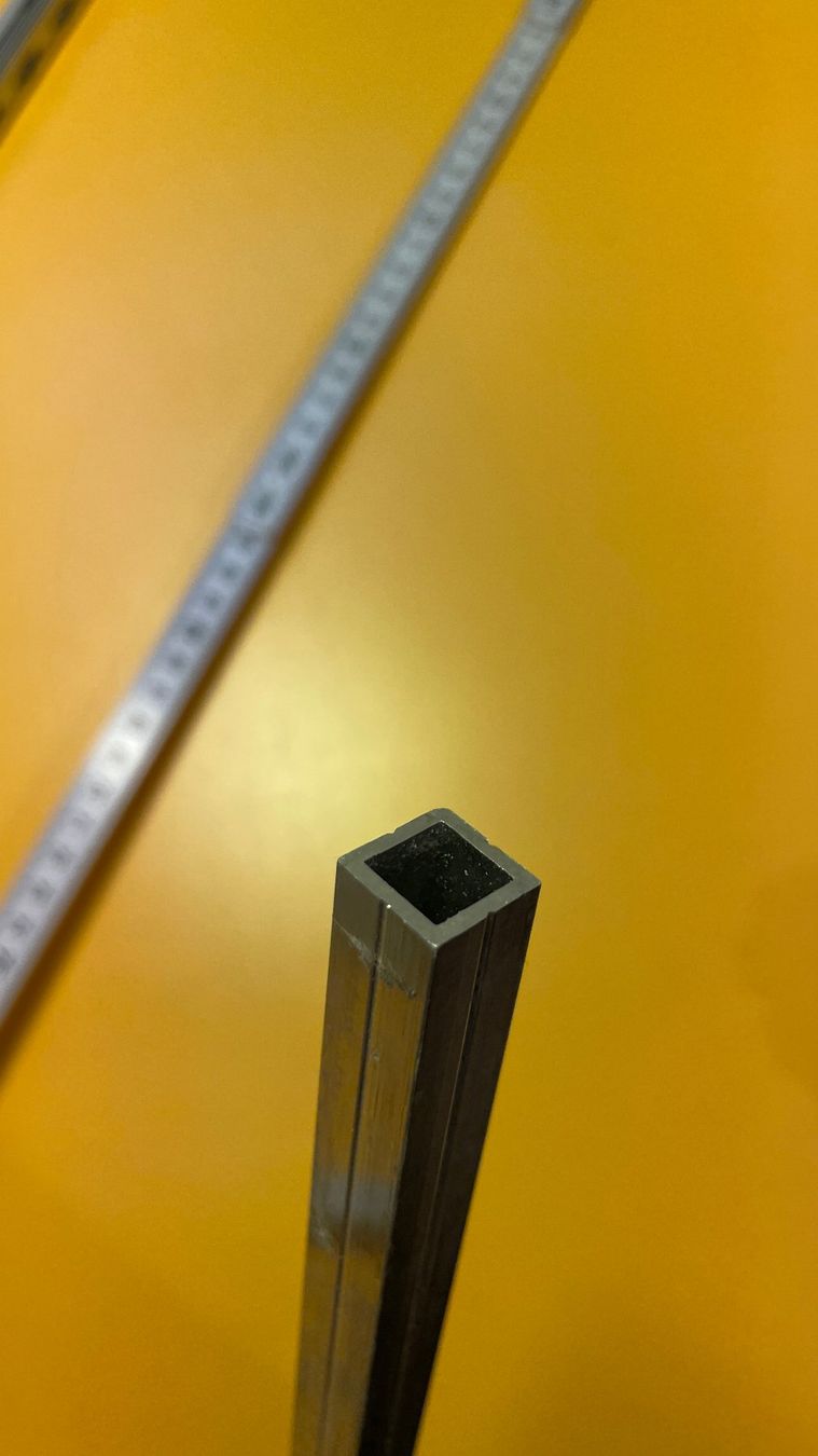 Profilati: Aluminium 4kant Profil 96cm lang – Nuovo (secondo la descrizione) da Glattfelden venduto da cybermaxx 2